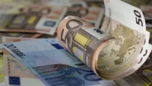 ΕΛΣΤΑΤ: Στο 2,1% η ανάπτυξη της ελληνικής οικονομίας το 2025 – Αύξηση 8% στις επενδύσεις
