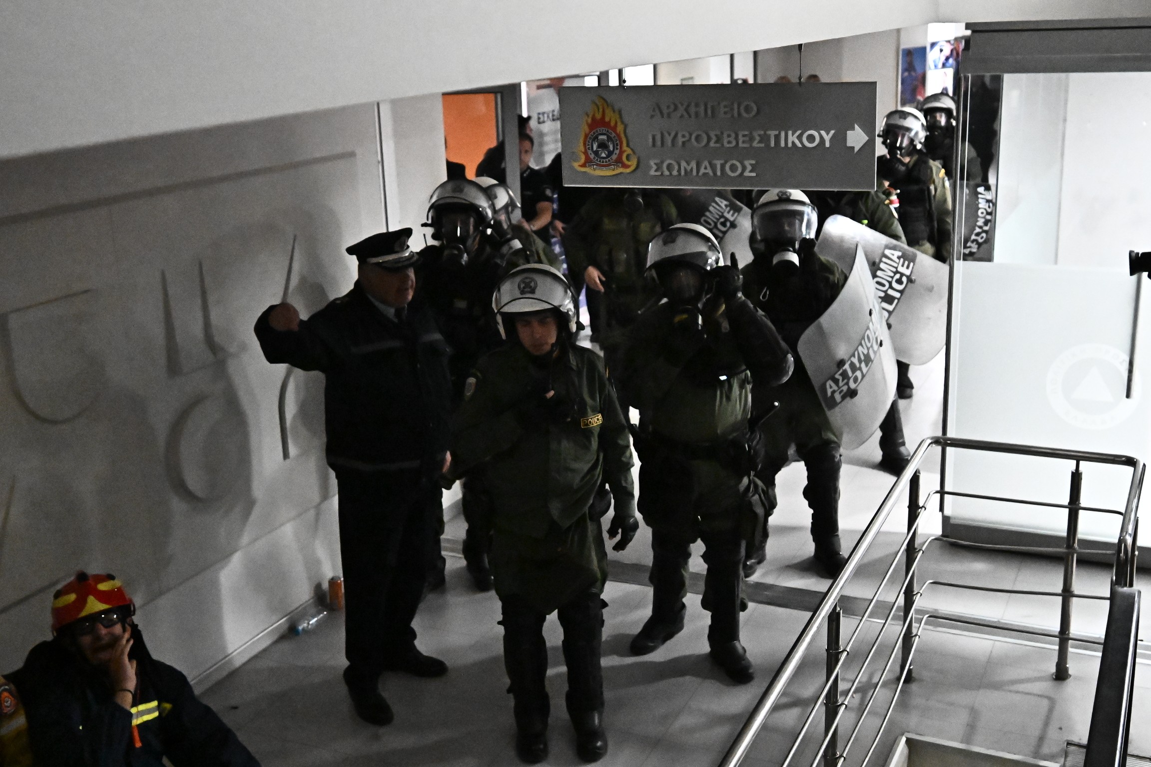 ΕΛΑΣ: «Τραυμάτισαν αστυνομικό οι εποχικοί πυροσβέστες»