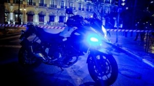 Θησείο: Τρόμος για δυο ανήλικα κορίτσια – Τις προσέγγισε ένας άνδρας με μαχαίρι κατεβάζοντας το παντελόνι του