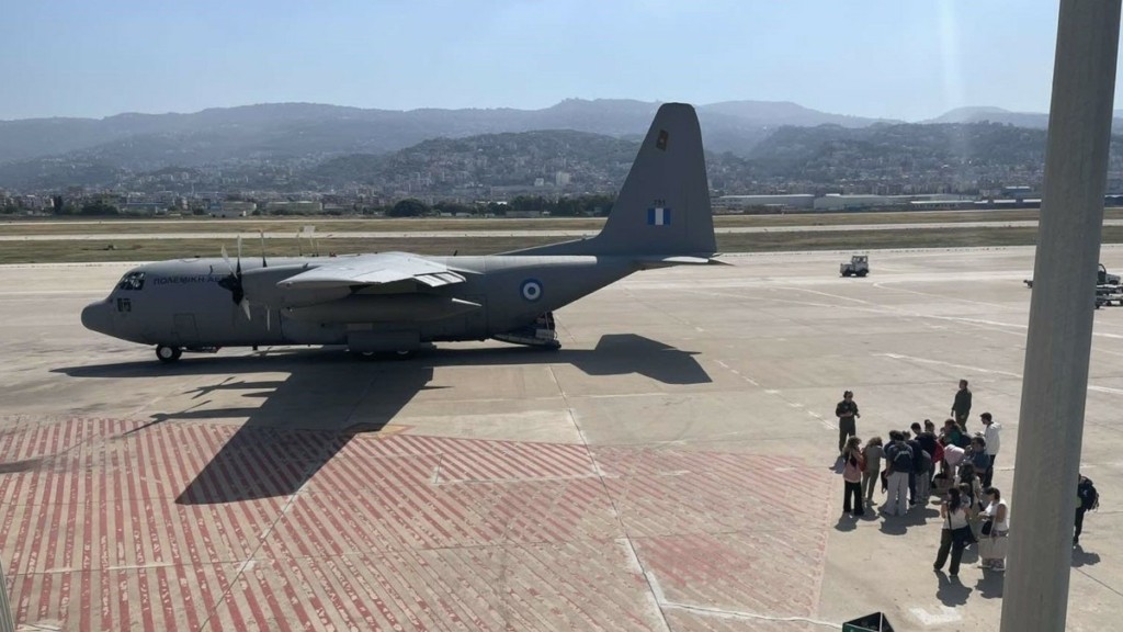 Κύπρος: 11 Έλληνες πολίτες από την Βηρυτό αφίχθησαν στη Λάρνακα