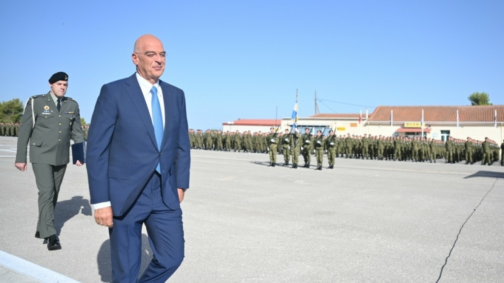 Νίκος Δένδιας: Ανακοίνωσε εξοικονόμηση 1,7 δισ. ευρώ από κλείσιμο 137 στρατοπέδων