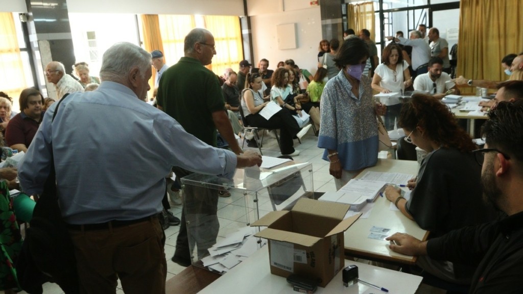 ΠΑΣΟΚ-εκλογές: Ξεπέρασαν τους 260.000 οι ψηφοφόροι – Μεγάλη αύξηση στη συμμετοχή σε σχέση με το 2021