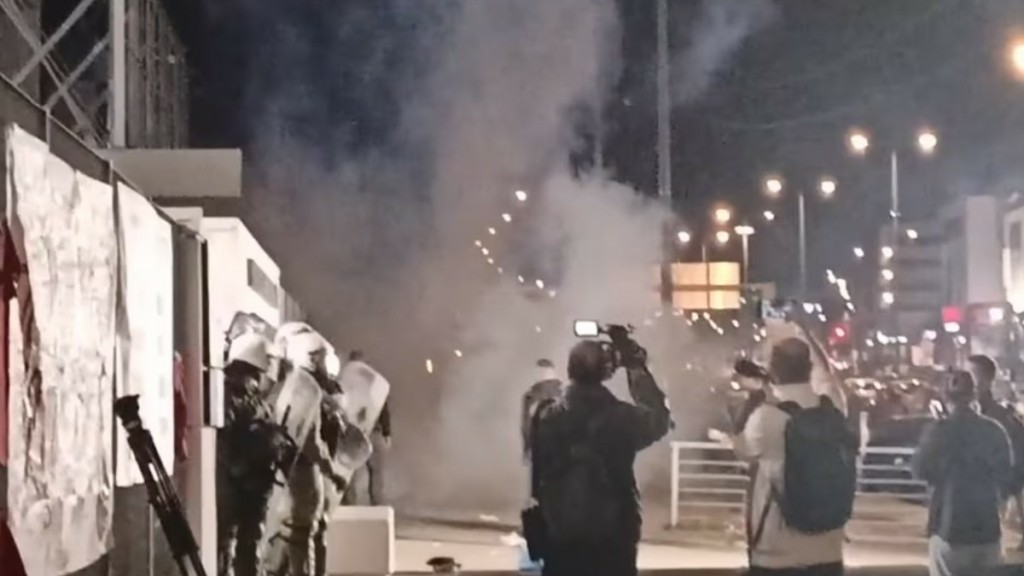 Κανονικά η κυκλοφορία στη λεωφόρο Κηφισιάς μετά τα επεισόδια των ΜΑΤ με τους εποχικούς πυροσβέστες