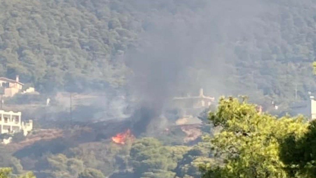Οριοθετήθηκε η πυρκαγιά στον Διόνυσο Κερατέας