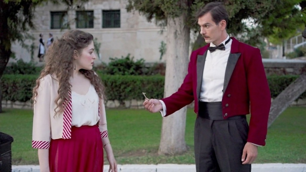 Grand Hotel – Τρίτη (22/10): Η Αλίκη προσπαθεί να πείσει τον Πέτρο να φύγει από το ξενοδοχείο