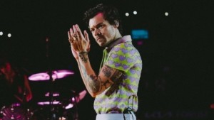 Ο Χάρι Στάιλς παραμένει αμετακίνητος για τις τιμές εισιτηρίων παρά την κριτική