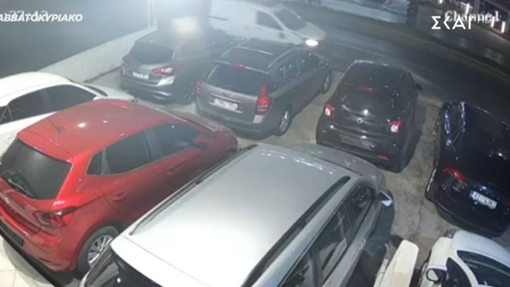 Βίντεο ντοκουμέντο από το θανατηφόρο τροχαίο στο Κερατσίνι με θύμα έναν 70χρονο