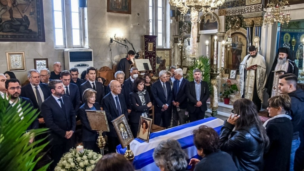 Βάσω Παπανδρέου: Το τελευταίο αντίο της “δικής μας σιδηράς κυρίας”