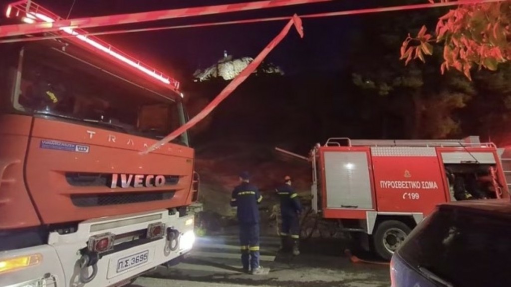 Φωτιά στον Λυκαβηττό – Άμεση επέμβαση της Πυροσβεστικής