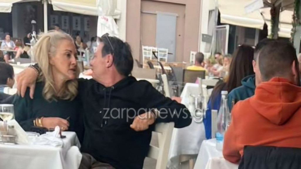 Στα Χανιά με τη νέα του σύντροφο ο Απόστολος Λύτρας – Αντάλλασσαν φιλιά αδιαφορώντας για τα αδιάκριτα βλέμματα