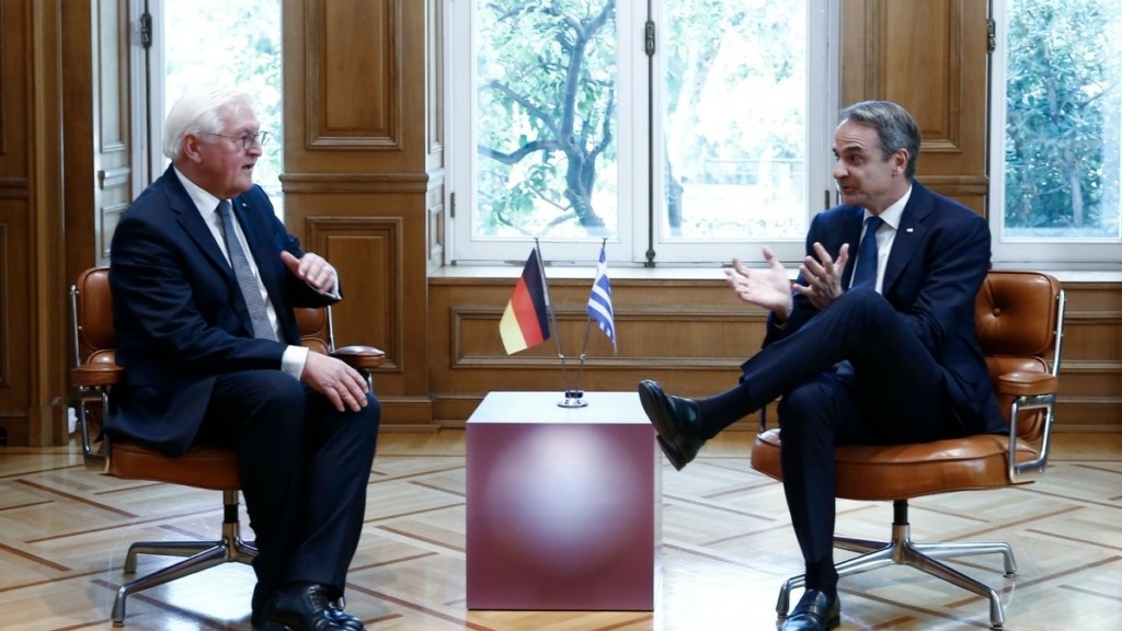 Συνάντηση Μητσοτάκη-Σταϊνμάιερ: Γερμανικές επανορθώσεις, κατοχικό δάνειο και επενδύσεις στο επίκεντρο
