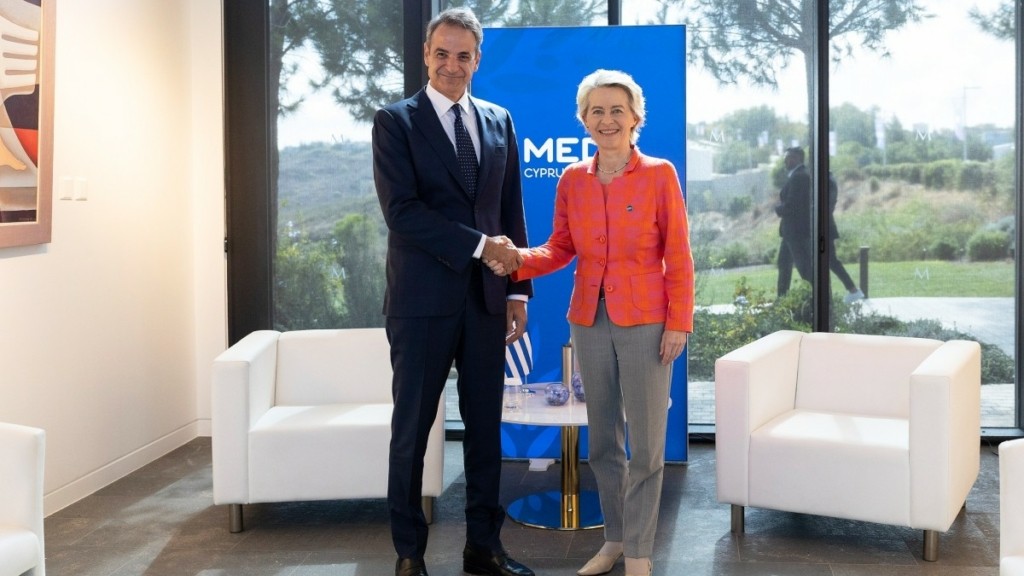 Συνάντηση Μητσοτάκη – Φον ντερ Λάιεν στην Πάφο: Μεταναστευτικό και ανταγωνιστικότητα της ΕΕ στο επίκεντρο των συνομιλιών