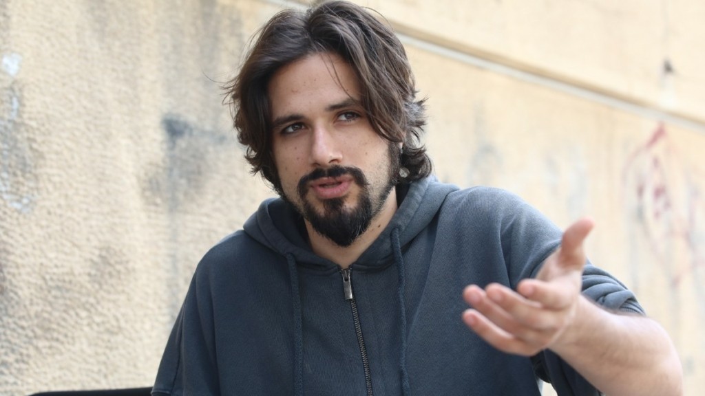 Γιάννης Νιάρρος: Ανακοίνωσε ότι παντρεύεται με την ηθοποιό Χαρά Μάτα Γιαννάτου