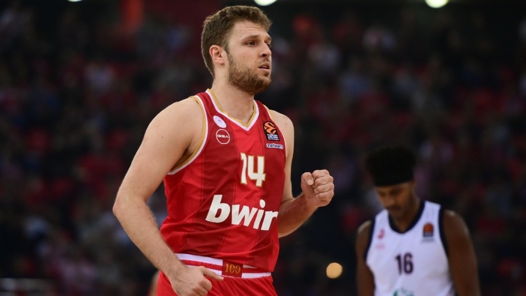 Ολυμπιακός – Αρμάνι Μιλάνο 89-68: Κυρίαρχος με «καυτό» Βεζένκοφ