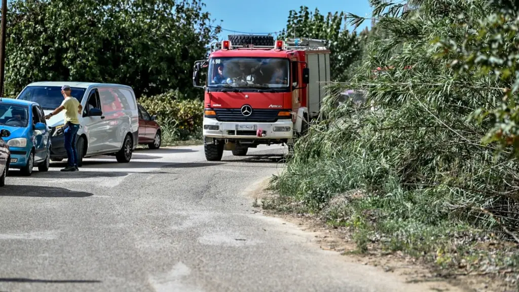 Φωτιά στα Βορίζια – Ήχησε το 112 για ετοιμότητα, επιχειρούν 2 εναέρια