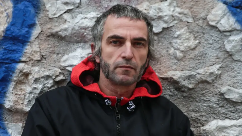 Άρης Σερβετάλης: Τι απαντά για τις δηλώσεις του – “Δε χρειάζεται να είμαι γυναίκα για να κρίνω την πράξη της άμβλωσης”