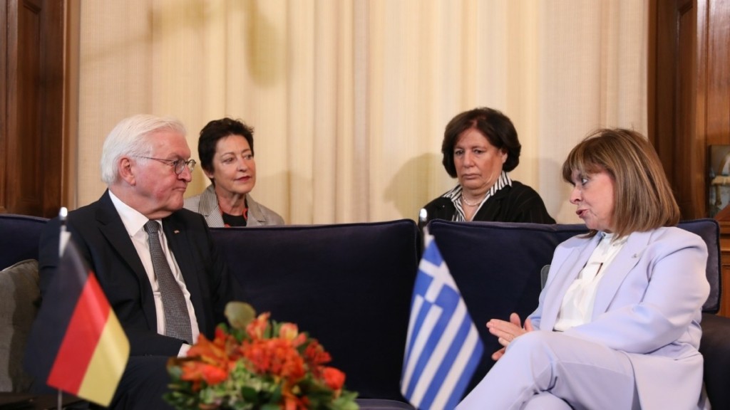 Σταϊνμάιερ σε Σακελλαροπούλου: “Για εμάς το θέμα των γερμανικών αποζημιώσεων θεωρείται νομικά λήξαν”