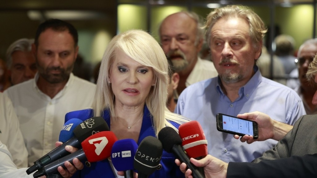 ΣΥΡΙΖΑ: Καθυστερεί η συνεδρίαση της ΚΕ γιατί δεν υπάρχει απαρτία – Τζάκρη «Καλούν μέλη να νομιμοποιήσουν την αποχή»
