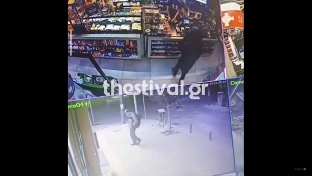 Θεσσαλονίκη: Βίντεο ντοκουμέντο από ληστεία σε ψιλικατζίδικο – Πάνω από 10.000 ευρώ η λεία