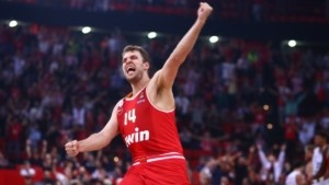 Ολυμπιακός: MVP της 3ης αγωνιστικής της EuroLeague ο ασταμάτητος Σάσα Βεζένκοφ