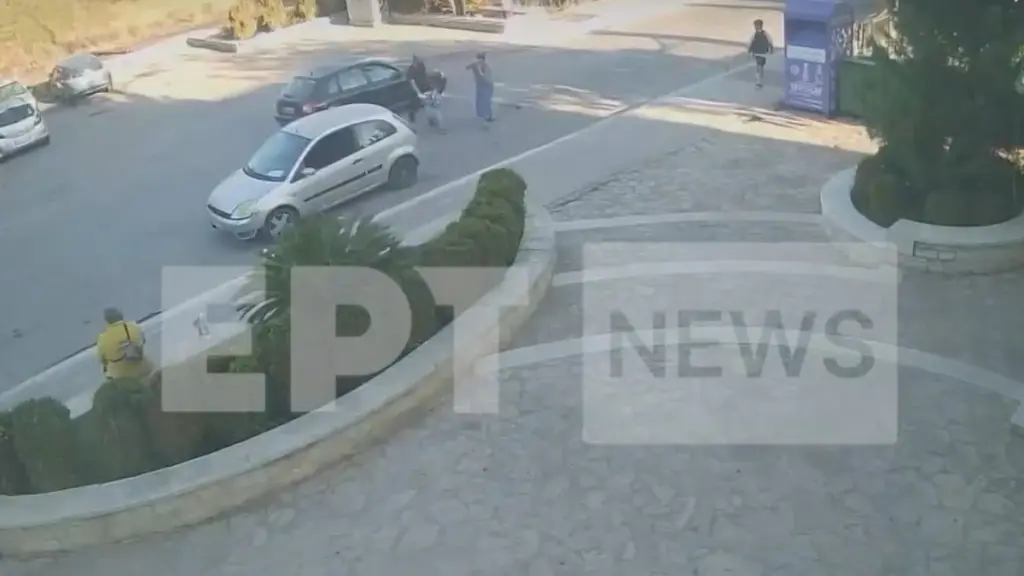 Χανιά: Σοκαριστικό βίντεο από τον άγριο ξυλοδαρμό της 40χρονης από τον πρώην σύζυγό της μπροστά στο παιδί τους