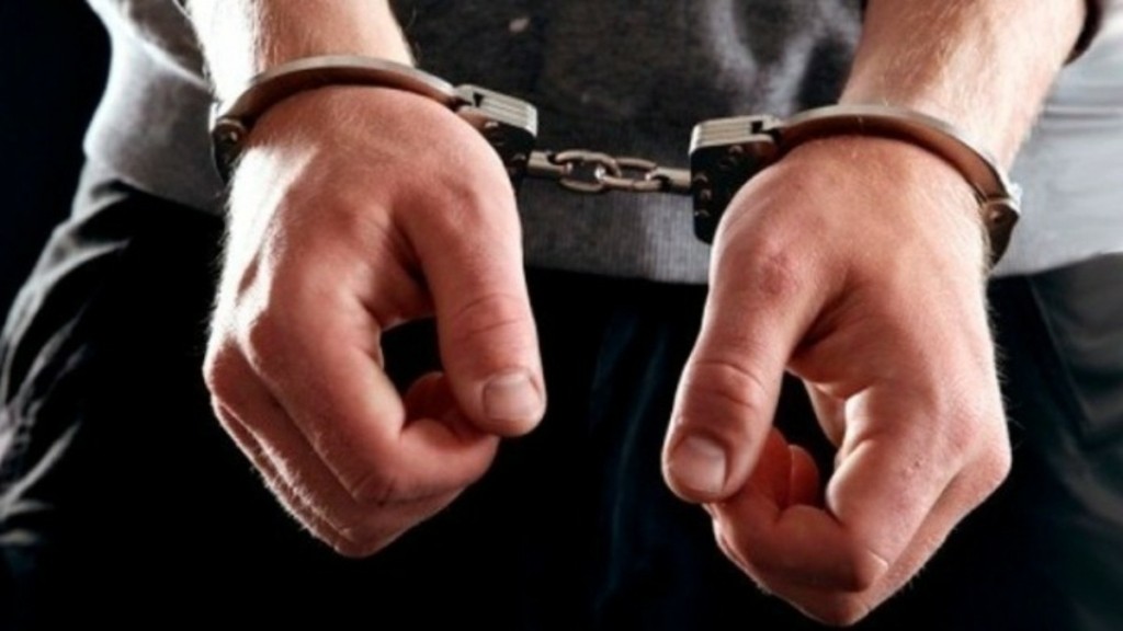 Λαμία: 40χρονος ξυλοκόπησε άγρια τη σύντροφό του μέσα στο δρόμο