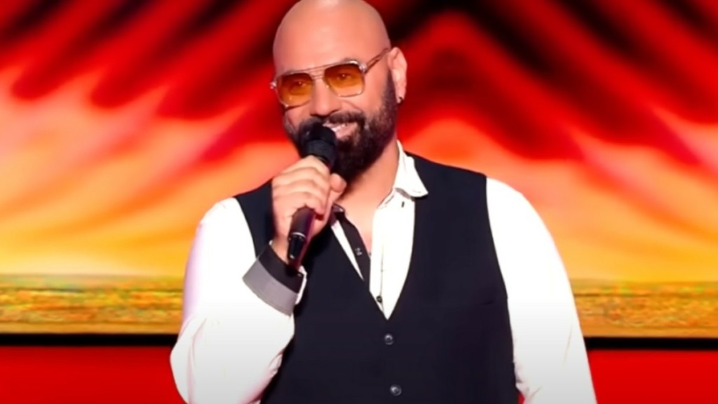 Βαγγέλης Κακουλάκης: Σάρωσε στο The Voice – Οι μιμήσεις του άφησαν άφωνους τους κριτές