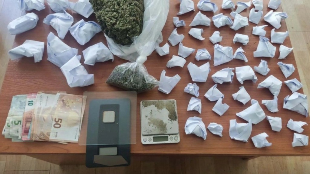 Σε 13 συλλήψεις προχώρησε η Αστυνομία σε επιχείρηση στη Δυτική Αττική (pics & vid)