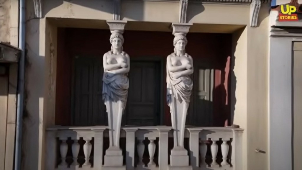Το σπίτι με τις Καρυάτιδες – Ένα αρχιτεκτονικό «στολίδι» στο κέντρο της Αθήνας