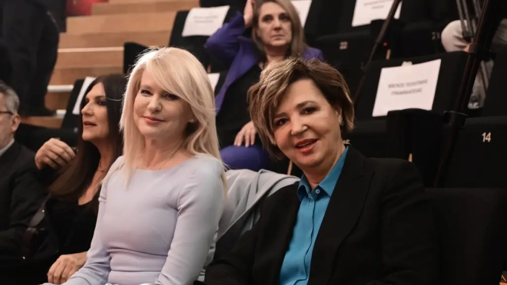 ΣΥΡΙΖΑ – Νέα ένταση στην Π.Γ.: Τζάκρη σε Γεροβασίλη: «Και ποια είσαι εσύ; Μονοπρόσωπο στρατοδικείο είσαι;»
