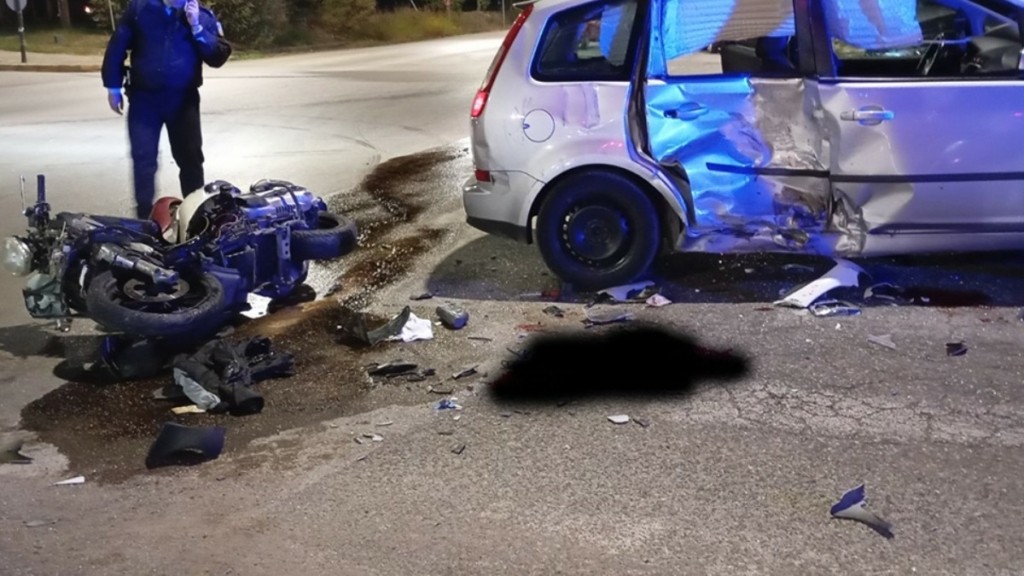 Τραγωδία στο Αγρίνιο – Νεκρός ένας 20χρονος οδηγός μηχανής μετά από σύγκρουση με αυτοκίνητο