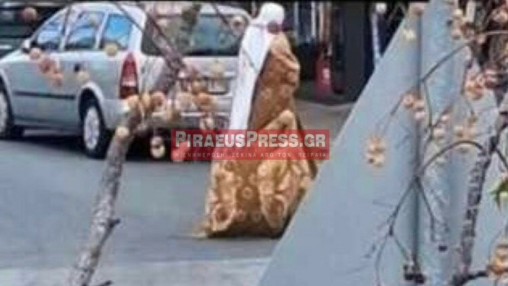 Πειραιάς: Καταγγελία για άντρα ντυμένο «Άραβα» που κυνηγά μαθήτριες (pic)