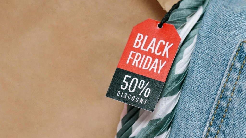 Black Friday: Σε ποιους τομείς αναμένεται να επενδύσει η νέα γενιά, σύμφωνα με τις τάσεις στο TikTok