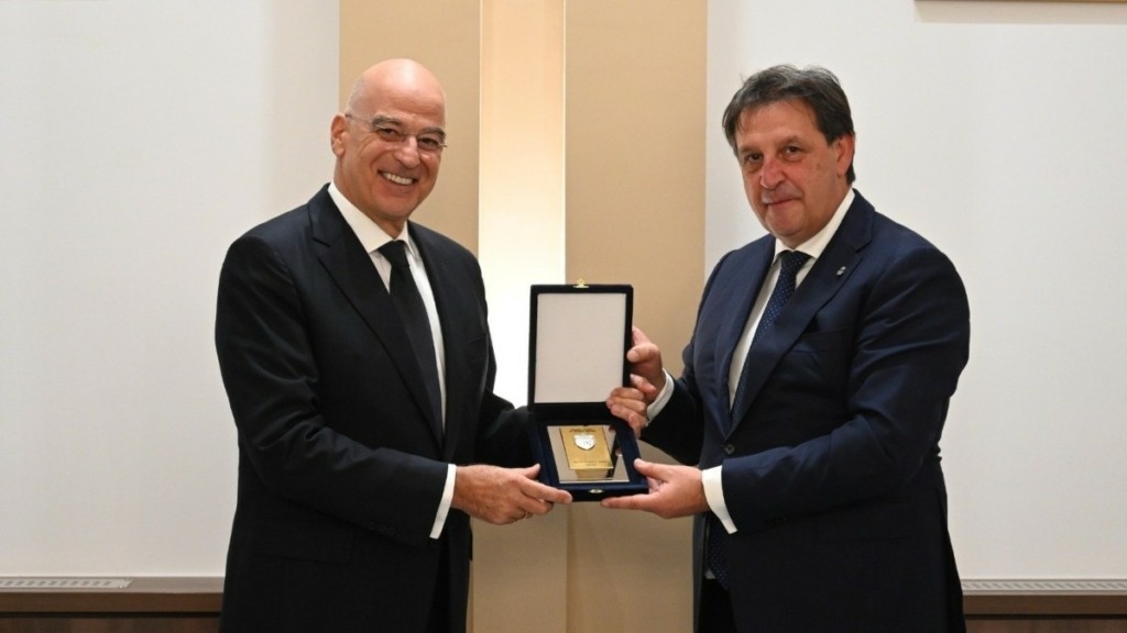 Ν. Δένδιας-Σερβία: Συναντήσεις με τον Πρόεδρο της Δημοκρατίας και τον υπουργό Άμυνας της χώρας