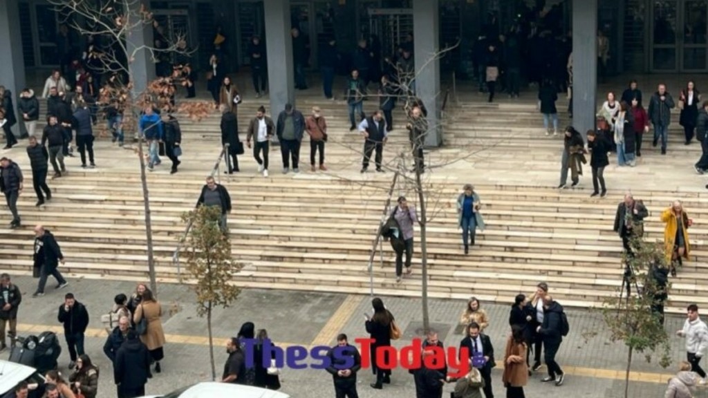 Θεσσαλονίκη: Τηλεφώνημα για εκρηκτικό μηχανισμό στα δικαστήρια – Εκκενώνεται το Δικαστικό Μέγαρο (pic+vid)