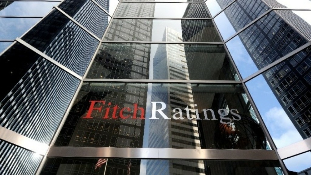 Οίκος Fitch: Αναβάθμισε τις προοπτικές της ελληνικής οικονομίας από σταθερές σε θετικές