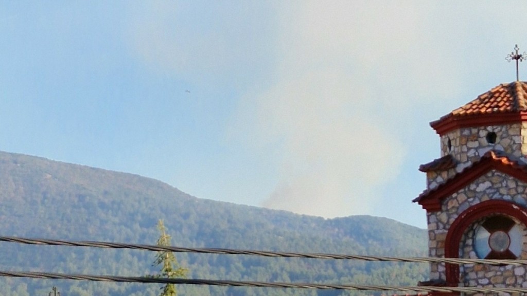 Φωτιά σε αγροτοδασική έκταση στην Παλαιά Καβάλα – Επιχειρούν 4 αεροσκάφη