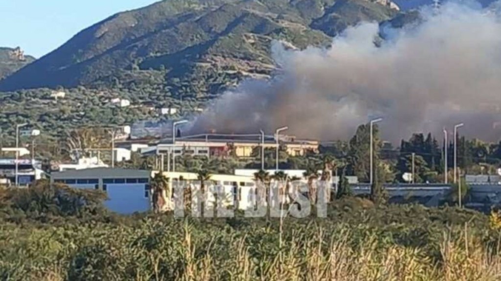Φωτιά τώρα σε χαμηλή βλάστηση στο Πλατάνι Αχαΐας (pics)