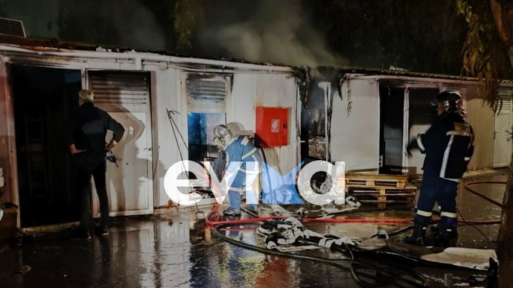 Εύβοια: Φωτιά τα ξημερώματα σε αποθήκη στην Χαλκίδα (pic & vid)