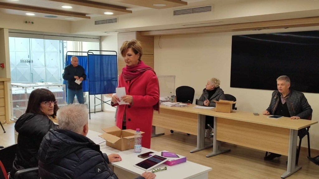 Εκλογές ΣΥΡΙΖΑ: Στην Άρτα ψήφισε η Όλγα Γεροβασίλη (pics)