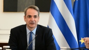 Με κορονοϊό ο Μητσοτάκης – Με τηλεδιάσκεψη το υπουργικό συμβούλιο, με μάσκα στο υπουργείο Άμυνας