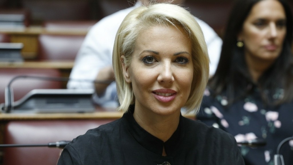 Κατερίνα Μονογυιού: «Στηρίζω την κυβέρνηση και τον πρωθυπουργό»