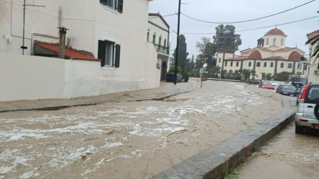 Κακοκαιρία Bora: Στη «μάχη» και οι Ένοπλες Δυνάμεις για τα προβλήματα