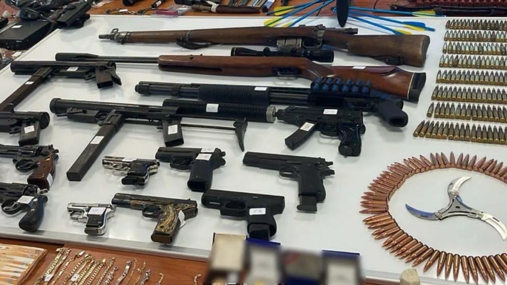 Από την Greek Mafia στο Γκάζι – Η διαδρομή των όπλων από το «σούπερ μάρκετ» της Μάνδρας και η δολοφονία Καραϊβαζ