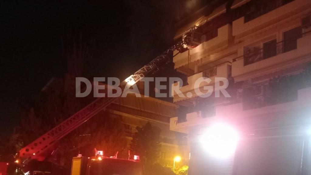 Φωτιά σε διαμέρισμα στο Μοσχάτο: Μαρτυρία στο DEBATER για το πως ξεκίνησε η πυρκαγιά