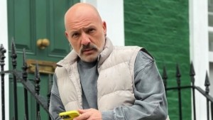 Νίκος Μουτσινάς: Το μεγάλο comeback τον Ιανουάριο του 2026 (βίντεο)
