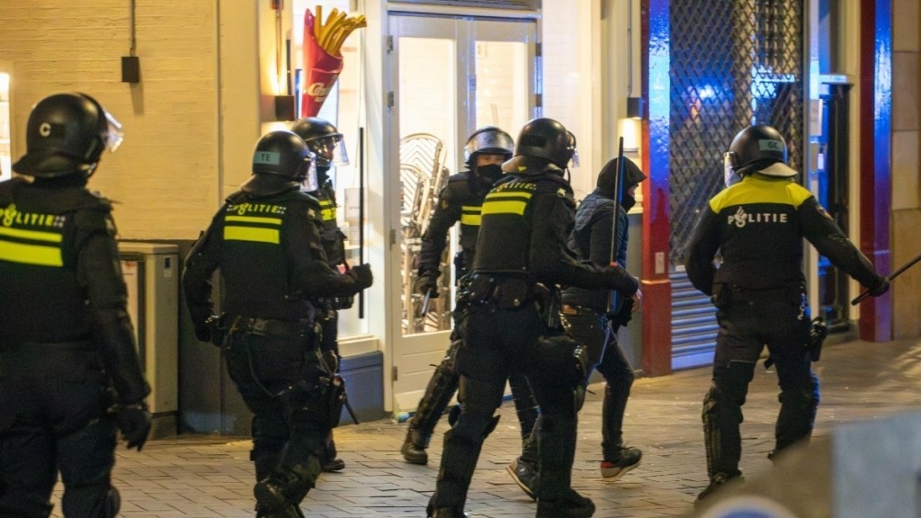 Άμστερνταμ: Συνελήφθησαν 10 άτομα για τις επιθέσεις σε οπαδούς της Μάκαμπι μετά τον αγώνα με τον Άγιαξ