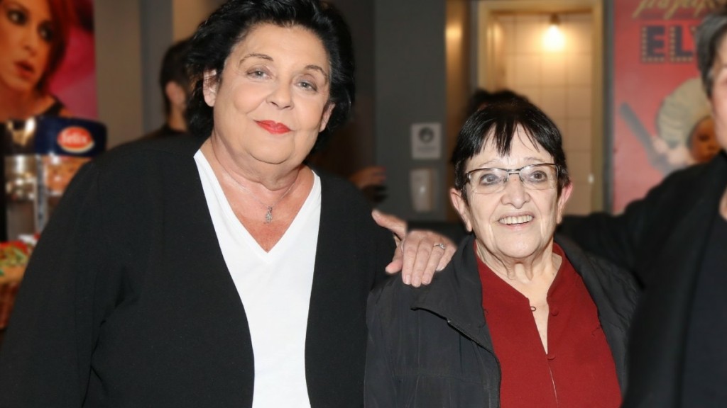 Αλέκα Παπαρήγα – Λιάνα Κανέλλη: Σπάνια βραδινή έξοδος στο θέατρο – Που βρέθηκαν; (pic)