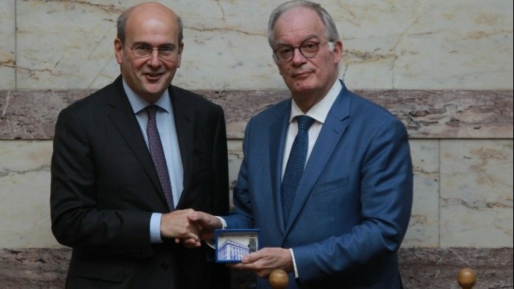 Προϋπολογισμός: Αύξηση του ΑΕΠ και “έκρηξη” επενδύσεων για το 2025