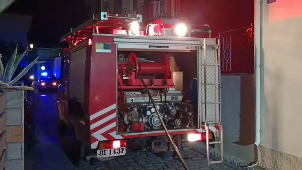 Φωτιά σε κτίριο στο Μοσχάτο